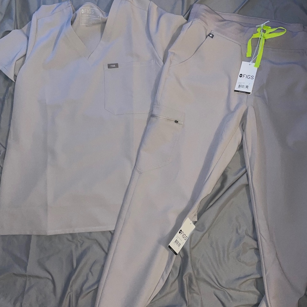 Grey Figs Scrub Set